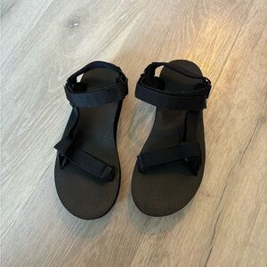 Black Teva’s - Like New Condition - Size 9